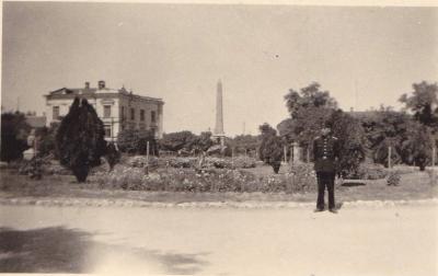 Прикрепленное изображение: Победы (Пионерский) скв. на пам. Долгорукову 1942-43г.jpg